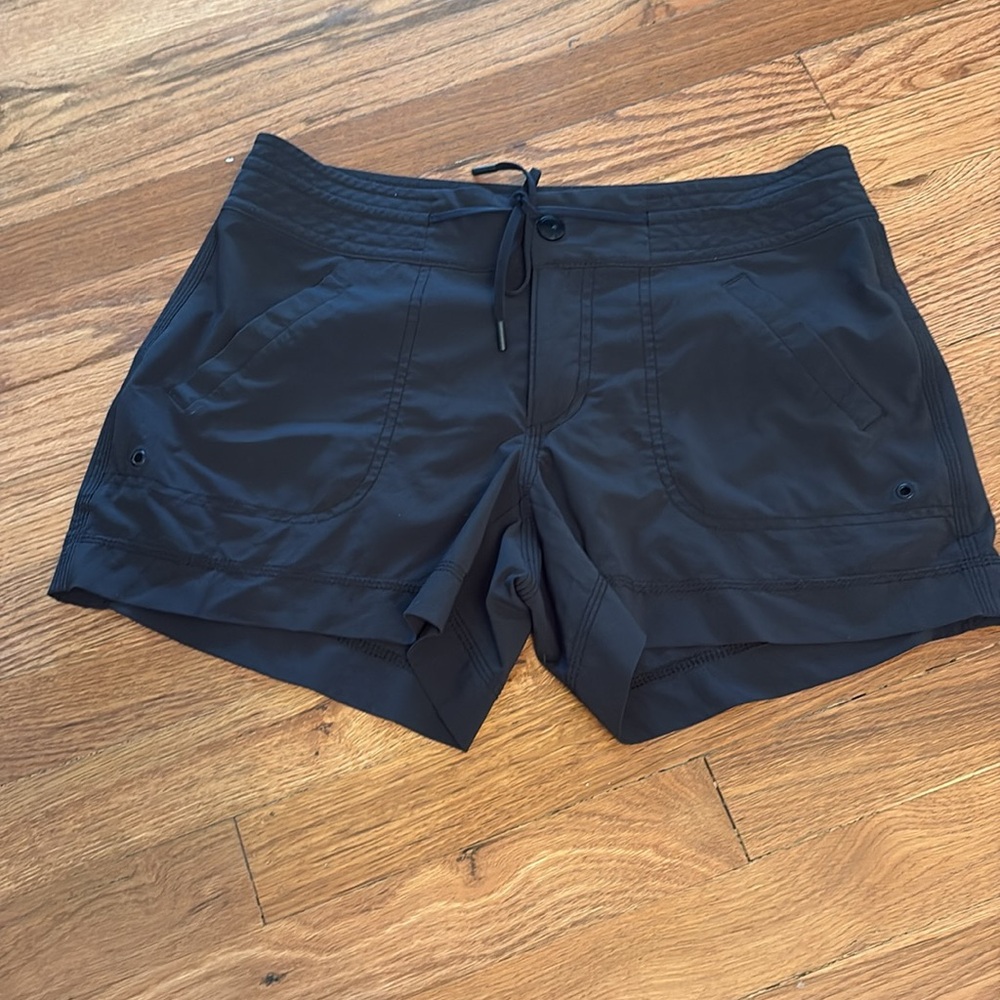 ATHLETA SHORT